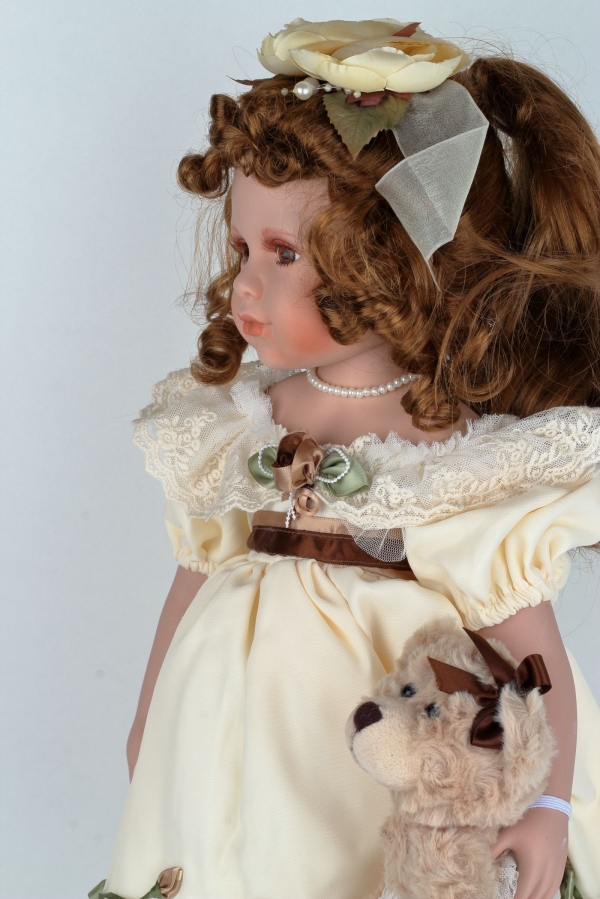 Panenka Sofie porcelánová 58cm