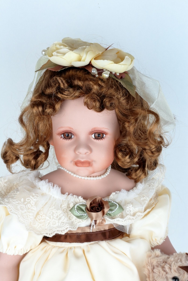 Panenka Sofie porcelánová 58cm