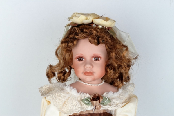 Panenka Sofie porcelánová 58cm