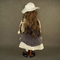 Panenka stojící 40 cm Ivanka