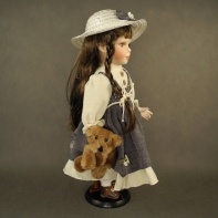 Panenka stojící 40 cm Ivanka