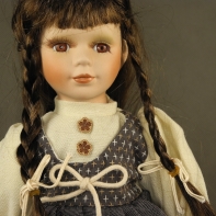 Panenka stojící 40 cm Ivanka