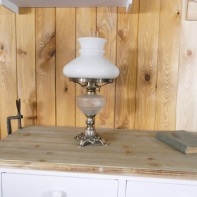 Petrolejová lampa bílá 38cm