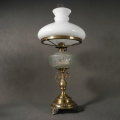 Petrolejova lampa bílo-zlatá 60cm