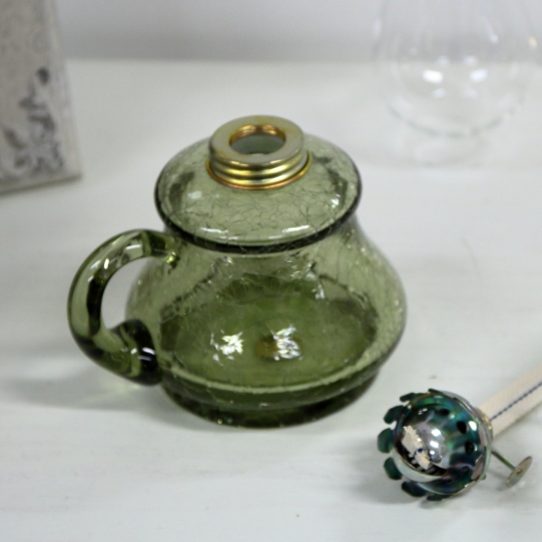 Petrolejová lampa práskané sklo s bílým cylindrem 34cm