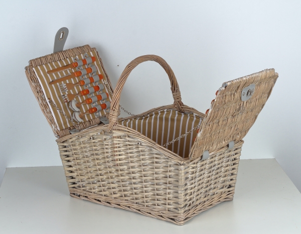 Piknik koš pro 4 osoby proutěný