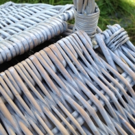 Piknikový koš - poškození jedné záklopky