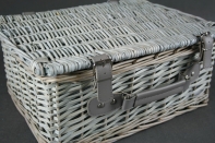 Piknikový koš pro 2 osoby - dárek pro novomanžele