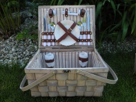 Piknikový koš pro 2 osoby - hnědé pruhy