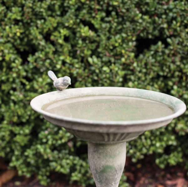 Pítko pro ptáky s podstavcem 23,9 x 23,9 x 34 cm kovové s patinou