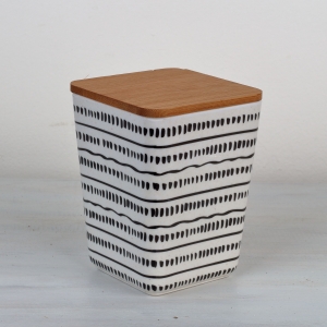 Plastová dóza na potraviny s bambusovým víkem 15x11x11cm