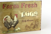 Plechová cedule Farm Fresh Eggs hnědá 19x27cm