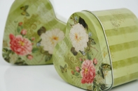 Plechové krabičky na dárky ve tvaru srdce 2ks 10x13cm