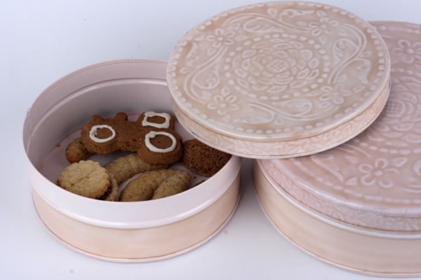 Plechové kulaté dózy se zdobeným víkem 2ks