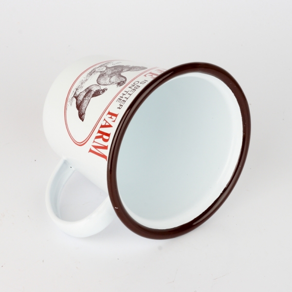 Plechový hrnek s kohoutem