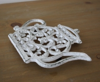 Podložka pod hrnec konvička bílá 19,7x15,5cm