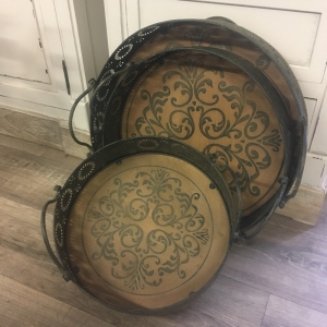 Podnos s dřevěným dnem a ornamentem 40x8cm