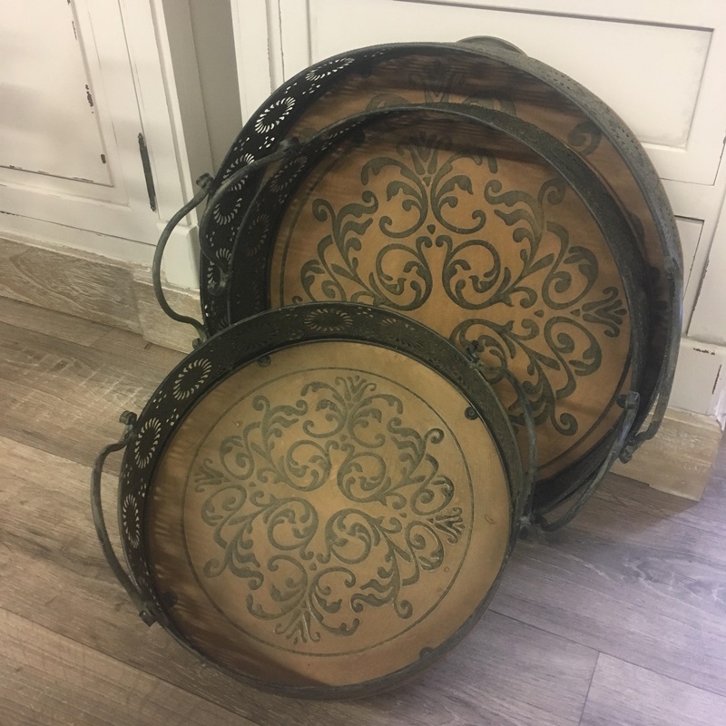 Podnos s dřevěným dnem a ornamentem 40x8cm