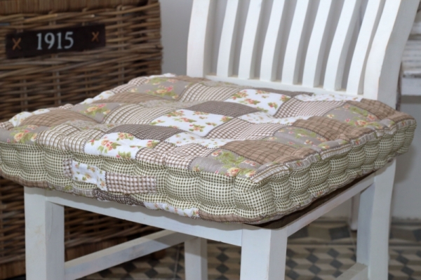 Podsedák na židli hnědý patchwork 45x45cm 