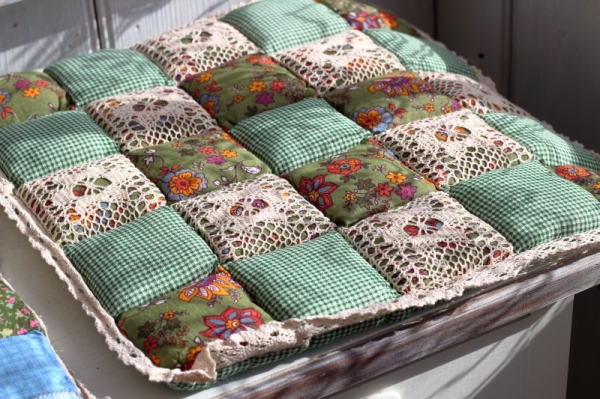 Podsedák na židli zelenkavý 40x40cm