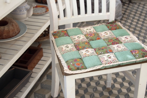 Podsedák na židli zelenkavý 40x40cm