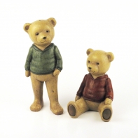 Pohádkový medvěd v zeleném svetru 18 cm