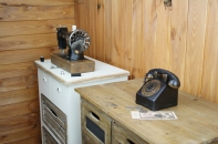 Pokladnička na peníze - telefon 12x15x12cm