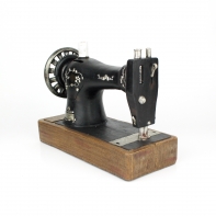 Pokladnička šicí stroj 30x22x12cm