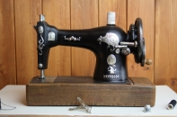 Pokladnička šicí stroj 30x22x12cm