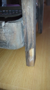 Police na květiny - POŠKOZENO