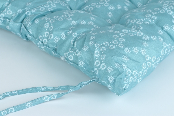 Polštářek na židli světle modrý 40x40cm