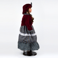 Porcelánová panenka 1228 v rezavém svetříku