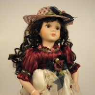 Porcelánová panenka 40 cm Saskie