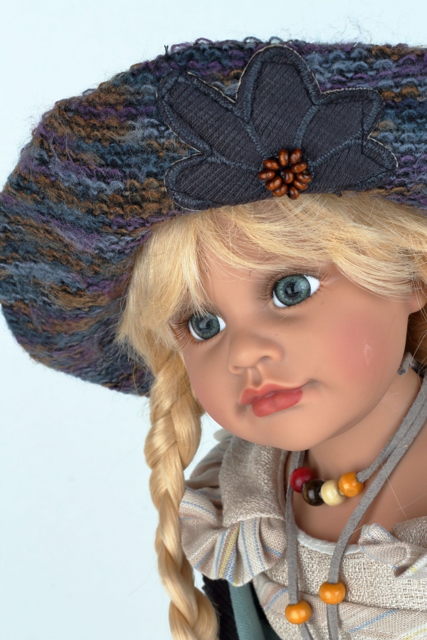 Porcelánová panenka 53cm vinyl