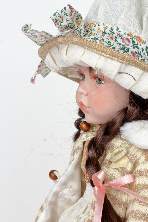 Porcelánová panenka Anežka 42cm