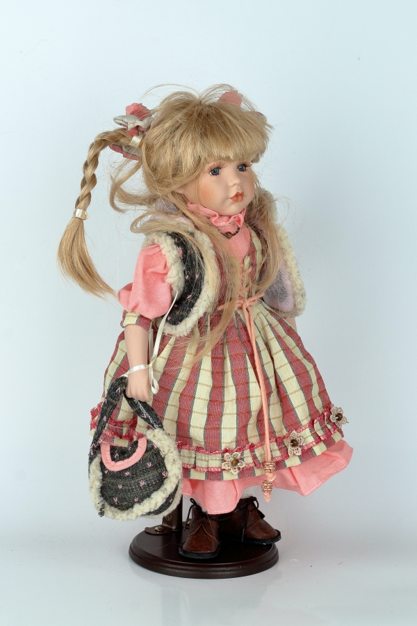 Porcelánová panenka Beáta 42cm