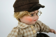 Porcelánová panenka chlapec 30cm