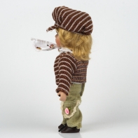 Porcelánová panenka chlapeček s baretkou 20cm