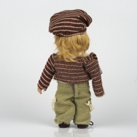 Porcelánová panenka chlapeček s baretkou 20cm