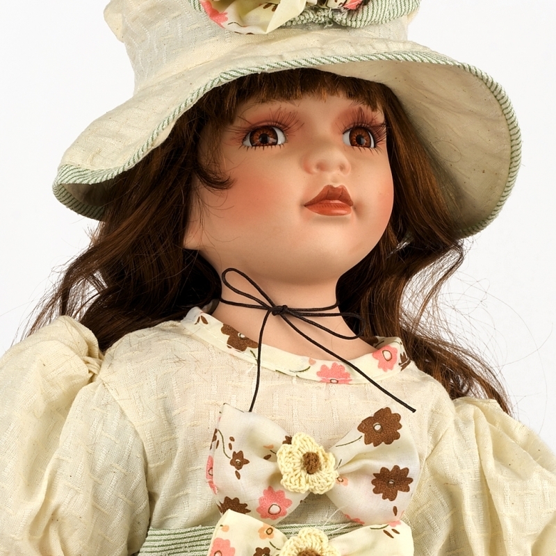 Porcelánová panenka Dalie 55cm