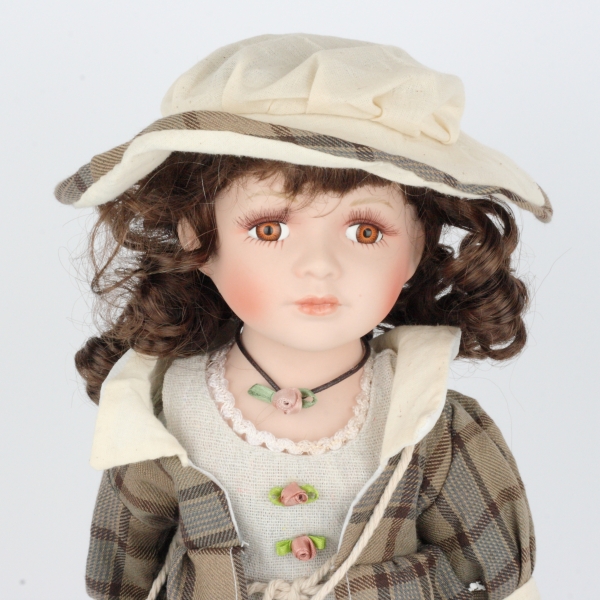 Porcelánová panenka Dáša 42cm