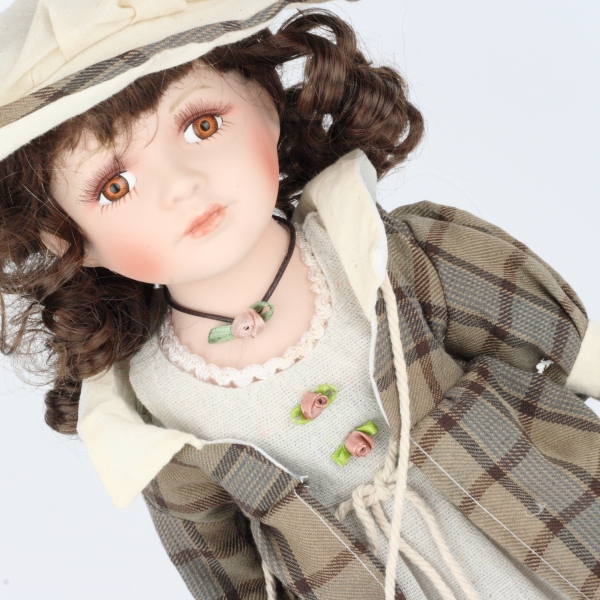 Porcelánová panenka Dáša 42cm