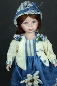 Porcelánová panenka Estelle 62cm