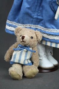 Porcelánová panenka Estelle 62cm