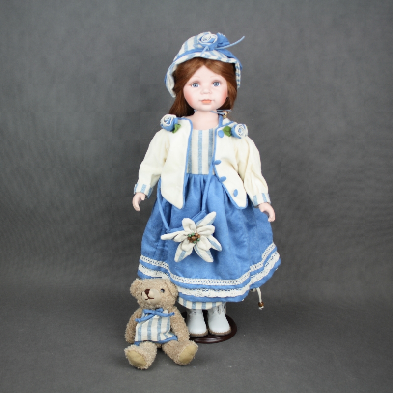 Porcelánová panenka Estelle 62cm