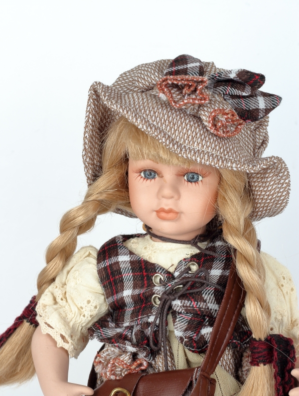 Porcelánová panenka Evelína 30cm