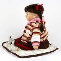 Porcelánová panenka holčička Elizabeth 55cm