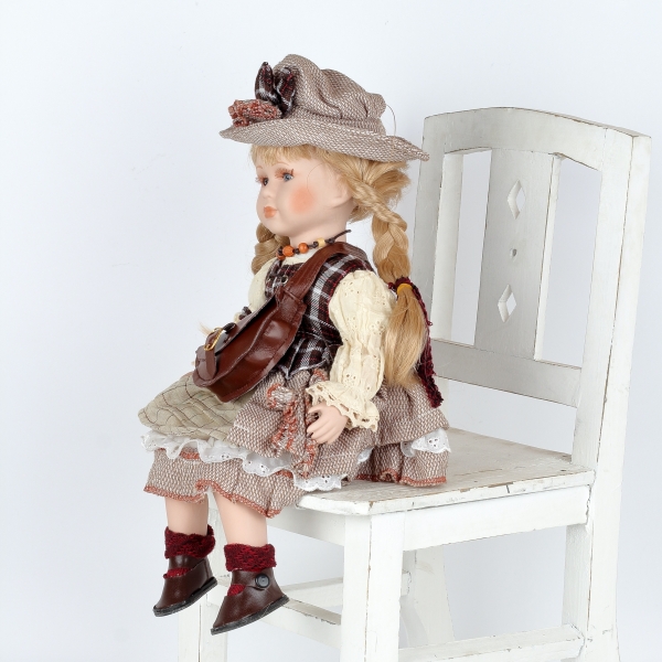 Porcelánová panenka Josefína 32cm