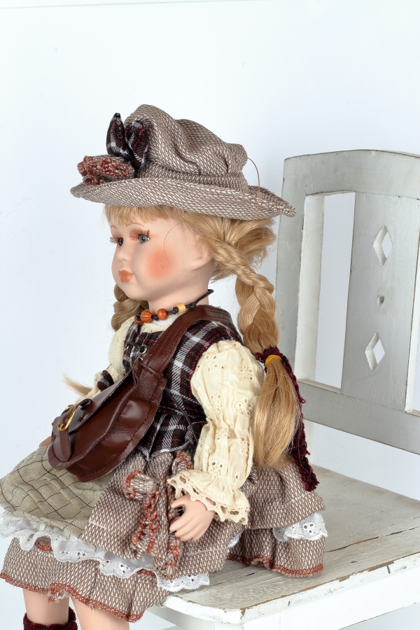 Porcelánová panenka Josefína 32cm