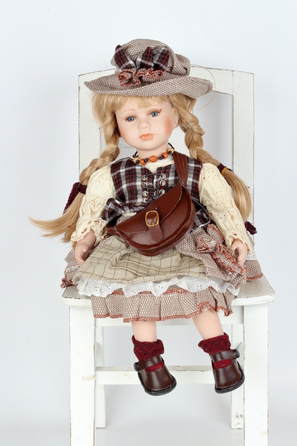 Porcelánová panenka Josefína 32cm